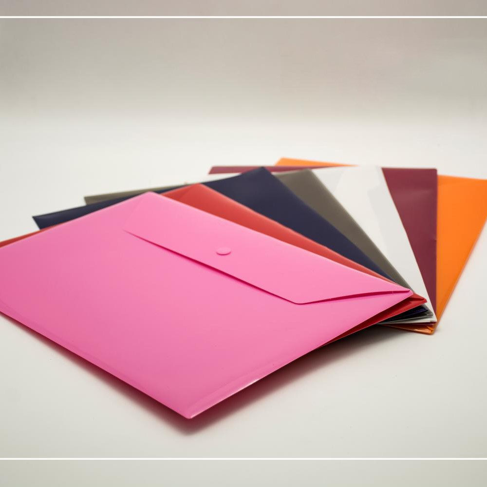 پوشه دکمه دار